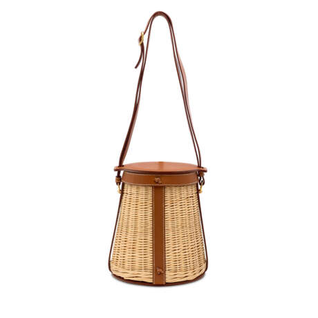 A LIMITED EDITION NATUREL BARÉNIA & WICKER PICNIC FARMING WITH GOLD HARDWARE - фото 1