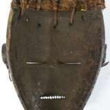 Maske der Tschokwe. - photo 2