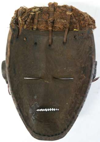 Maske der Tschokwe. - photo 2