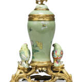 A LOUIS XV ORMOLU-MOUNTED CHINESE AND VINCENNES PORCELAIN TABLE FOUNTAIN - Foto 5