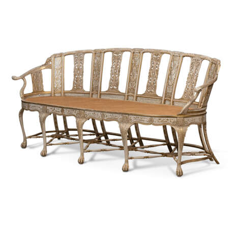 A SUITE OF INDIAN SOLID IVORY AND PARCEL-GILT SEAT FURNITURE - Foto 9
