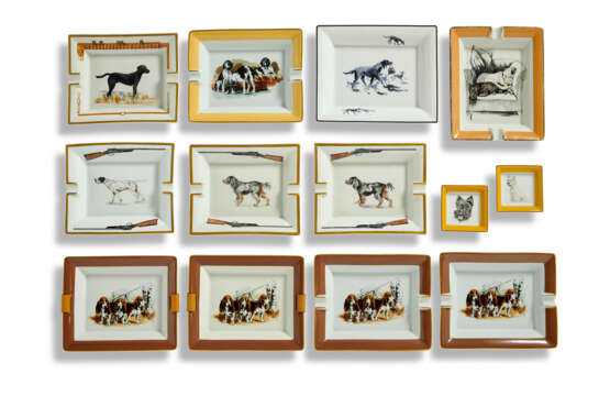 A SET OF THIRTEEN DOG & HUNTING DOGS THEMED ASHTRAYS & VIDE POCHE - фото 1