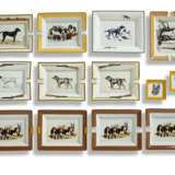 A SET OF THIRTEEN DOG & HUNTING DOGS THEMED ASHTRAYS & VIDE POCHE - фото 1