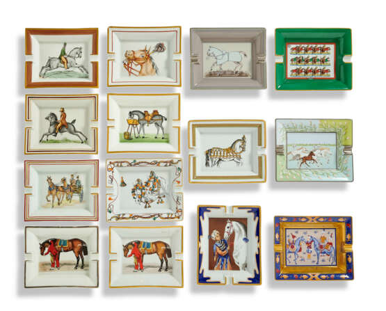 A SET OF FOURTEEN EQUESTRIAN THEMED PORCELAIN ASHTRAYS - photo 1