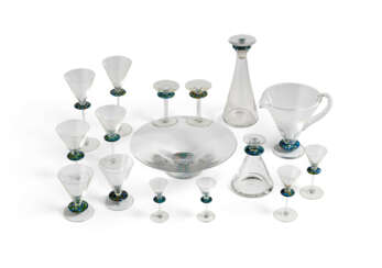 A SET OF EIGHTY FIVE CRYSTAL GLASSES & GLASSWARE
