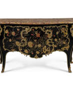 Матье Криер (1689-1776). A LOUIS XV ORMOLU-MOUNTED CHINESE LACQUER AND JAPANNED COMMODE