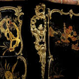A LOUIS XV ORMOLU-MOUNTED CHINESE LACQUER AND JAPANNED COMMODE - фото 5