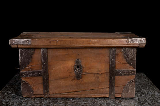 Ящик менялы, Металл, Европа, 15 век г. - фото 1