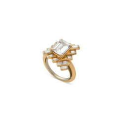 BAGUE DIAMANT DE 2.27 CARATS ET DIAMANTS