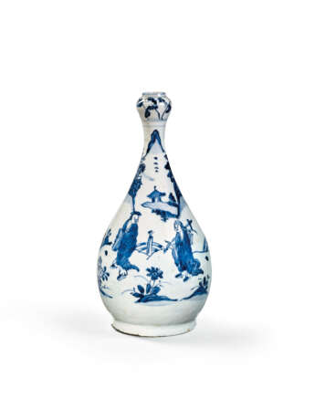 A BLUE AND WHITE GARLIC-MOUTH 'FIGURAL' PEAR-SHAPED VASE - фото 3