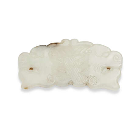 A WHITE AND RUSSET JADE 'DOUBLE-DRAGON' PENDANT - фото 5