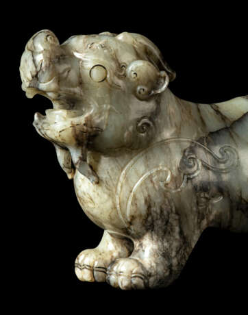 A MOTTLED WHITE AND GREY JADE MYTHICAL BEAST - photo 5