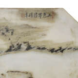 A GROUP OF THREE INSCRIBED ‘DREAMSTONE’ MARBLE SCREENS - Foto 4