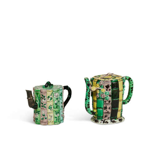 TWO FAMILLE VERTE ‘BAMBOO FORM’ TEAPOTS - photo 3
