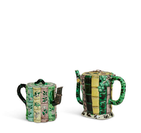 TWO FAMILLE VERTE ‘BAMBOO FORM’ TEAPOTS - photo 4
