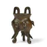 A BRONZE ‘ELEPHANT HEAD’ TRIPOD CENSER - photo 1