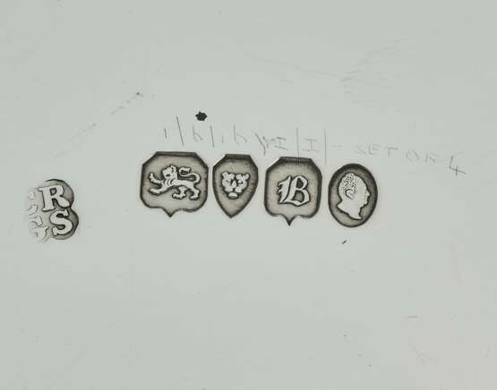 A SET OF FOUR WILLIAM IV SILVER TAZZE - photo 4