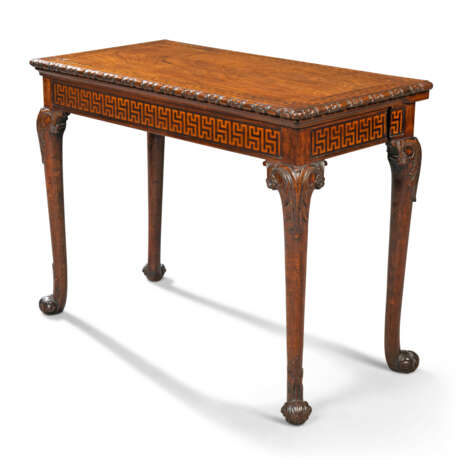 A GEORGE II PADOUK, MAHOGANY AND SYCAMORE CONCERTINA-ACTION CARD TABLE - photo 2