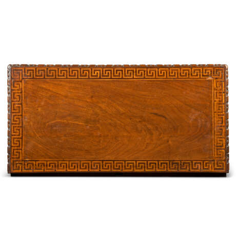 A GEORGE II PADOUK, MAHOGANY AND SYCAMORE CONCERTINA-ACTION CARD TABLE - photo 4
