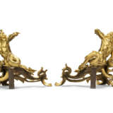 A PAIR OF LOUIS XV-STYLE ORMOLU CHENETS - фото 4