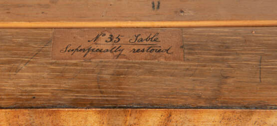 A GEORGE III WALNUT, MAHOGANY AND PARQUETRY WRITING-TABLE - photo 2