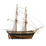 A FULLY RIGGED STAINED AND PAINTED WOOD MODEL OF A TWO-MASTED 19TH CENTURY TRADING BRIG - фото 2