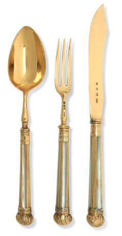 A GEORGE V AND VI SILVER-GILT AND MOTHER-OF-PEARL DESSERT SERVICE - фото 1