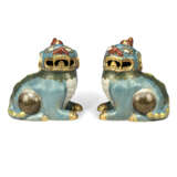 A PAIR OF CHINESE CLOISONNE ENAMEL LUDUAN CENSERS - фото 2