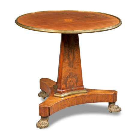 A GERMAN BRASS-MOUNTED MAHOGANY CENTRE TABLE - Foto 2