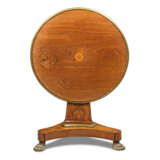A GERMAN BRASS-MOUNTED MAHOGANY CENTRE TABLE - Foto 3