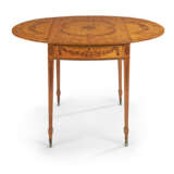 A GEORGE III SATINWOOD AND MARQUETRY PEMBROKE TABLE - photo 2