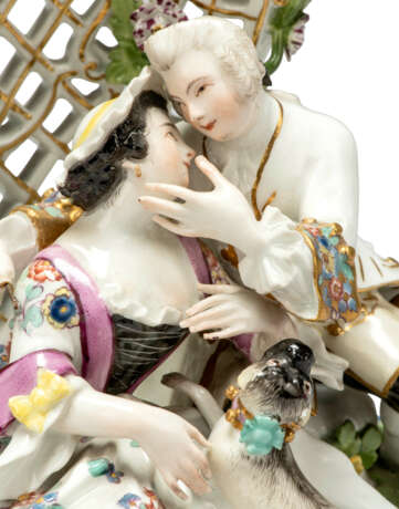 A MEISSEN PORCELAIN GROUP OF LOVERS WITH A PUG-DOG - фото 4