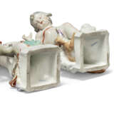 FOUR BERLIN PORCELAIN FIGURES OF PUTTI EMBLEMATIC OF THE ELEMENTS - Foto 3