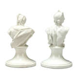 A PAIR OF NYMPHENBURG PORCELAIN WHITE BUSTS EMBLEMATIC OF AUTUMN AND WINTER - Foto 3