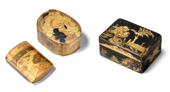 TWO JAPANESE LACQUER INCENSE BOXES (KOGO) AND A FOUR-CASE LACQUER INRO - Foto 1