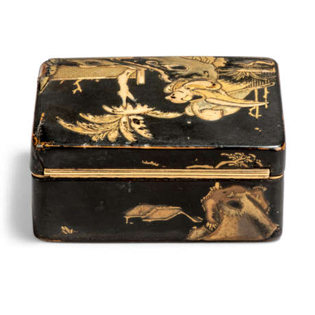 TWO JAPANESE LACQUER INCENSE BOXES (KOGO) AND A FOUR-CASE LACQUER INRO - фото 8