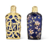 TWO GEORGE III GOLD-MOUNTED GLASS SCENT BOTTLES - photo 2