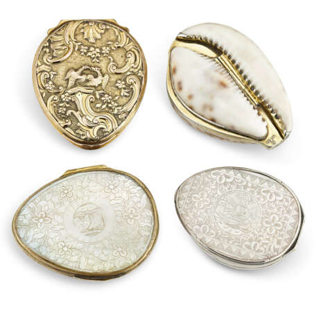 FOUR SILVER, SILVER-GILT AND GILT-METAL COWRIE SHELL SNUFF-BOXES - Foto 6