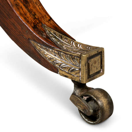 A REGENCY BRASS-MOUNTED BRAZILIAN ROSEWOOD CHAMBER OR WRITING TABLE - фото 4