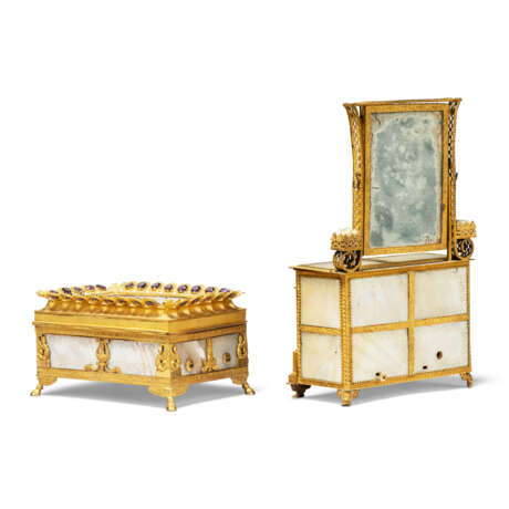 TWO RESTAURATION PALAIS ROYAL ORMOLU AND MOTHER-OF PEARL MUSICAL SEWING BOXES - photo 2