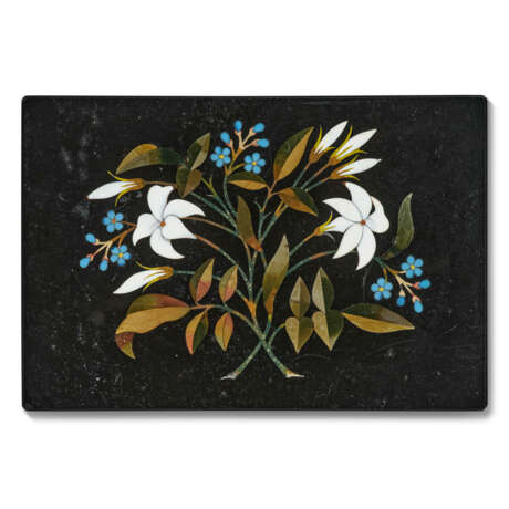 A GROUP OF FOUR RECTANGULAR FLORAL PIETRA DURA PAPERWEIGHTS AND PANELS - фото 2
