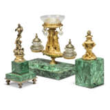 AN ORMOLU-MOUNTED MALACHITE DESK STAND AND TWO SIMILAR PAPERWEIGHTS - фото 2