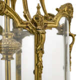 A LACQUERED BRASS HALL LANTERN - фото 4