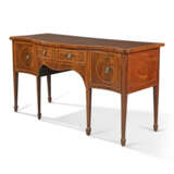 A GEORGE III TULIPWOOD-CROSSBANDED MAHOGANY SERPENTINE SIDEBOARD - фото 2