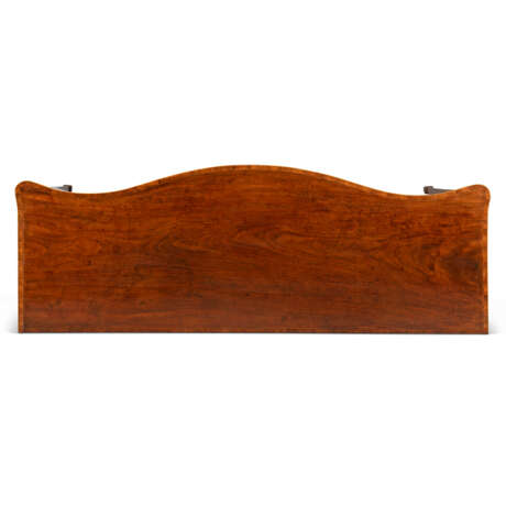 A GEORGE III TULIPWOOD-CROSSBANDED MAHOGANY SERPENTINE SIDEBOARD - photo 4