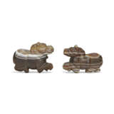 TWO ELAMITE BANDED AGATE LIONS - photo 2