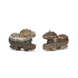 TWO ELAMITE BANDED AGATE LIONS - Foto 4