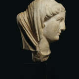 A ROMAN MARBLE VEILED FEMALE HEAD - photo 2