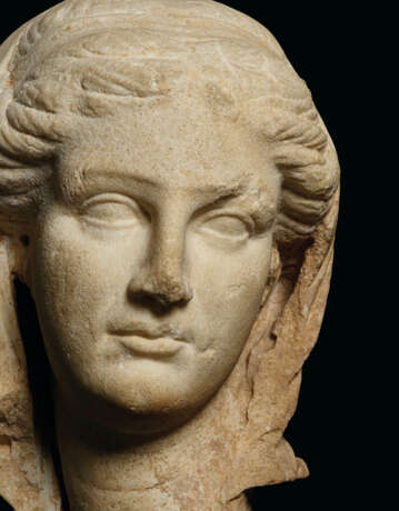 A ROMAN MARBLE VEILED FEMALE HEAD - фото 5