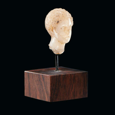 A ROMAN CHALCEDONY FEMALE HEAD - Foto 1